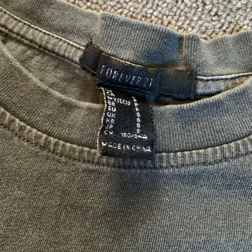 Cropped Tee - Picture 2 of 4